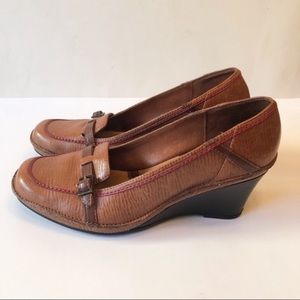 Clarks Artisan Wedge Heels Buckle Brown Sz 8.5
